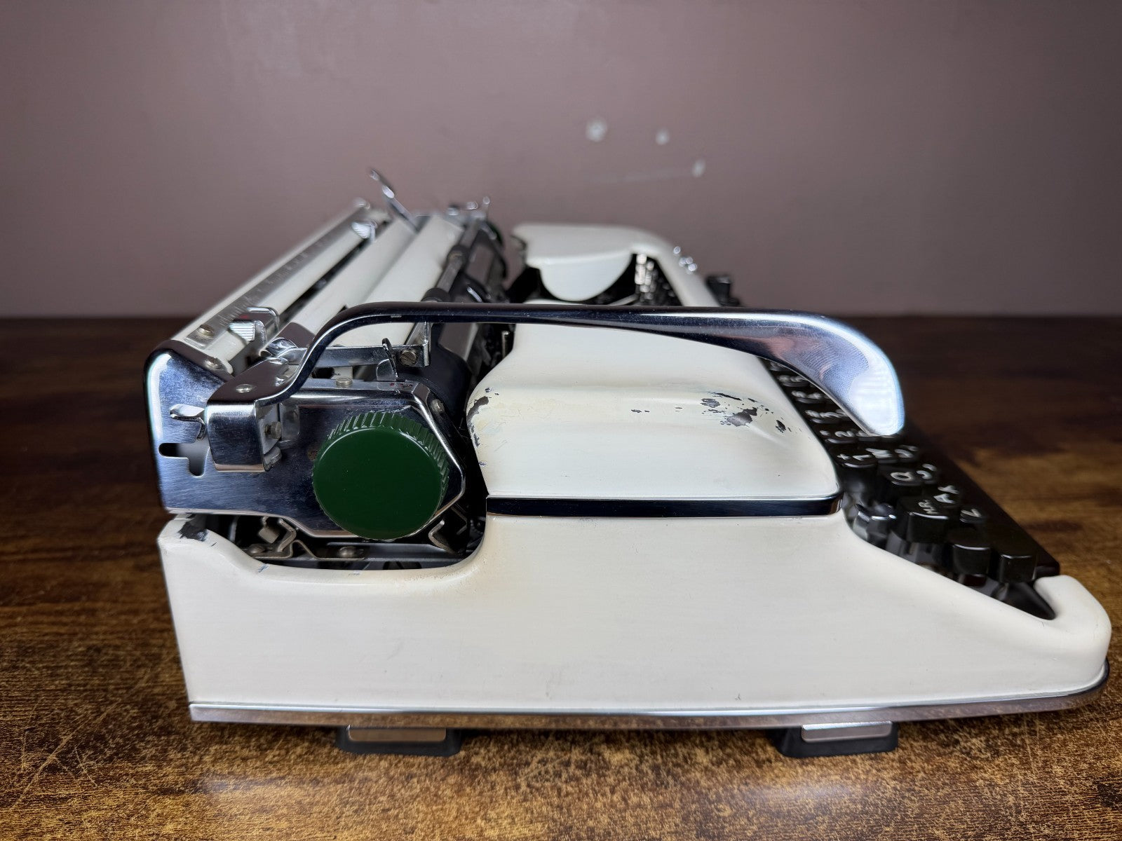 Nice! Serviced 1959 Cursive Script No.75 Olympia SM3 Vintage Portable Typewriter