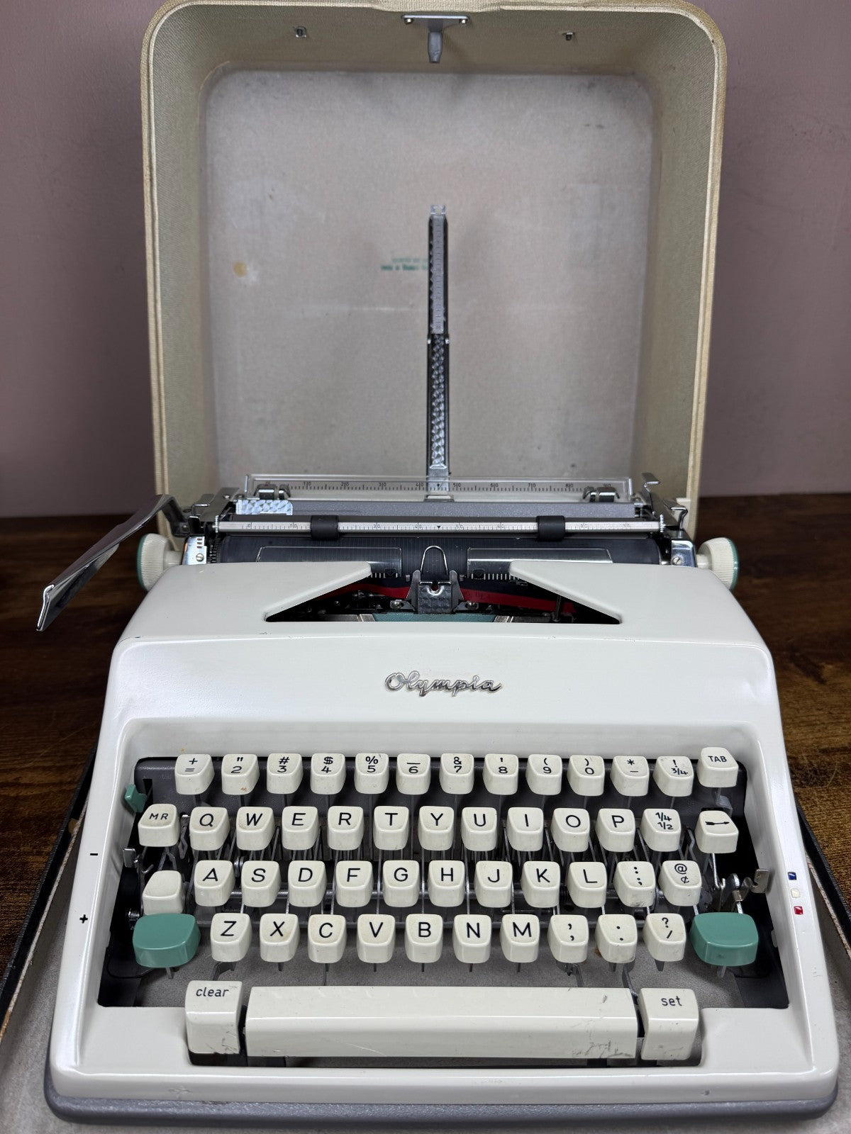 Serviced 1967 Olympia SM9 Congress Elite No.84 Vintage Portable Typewriter
