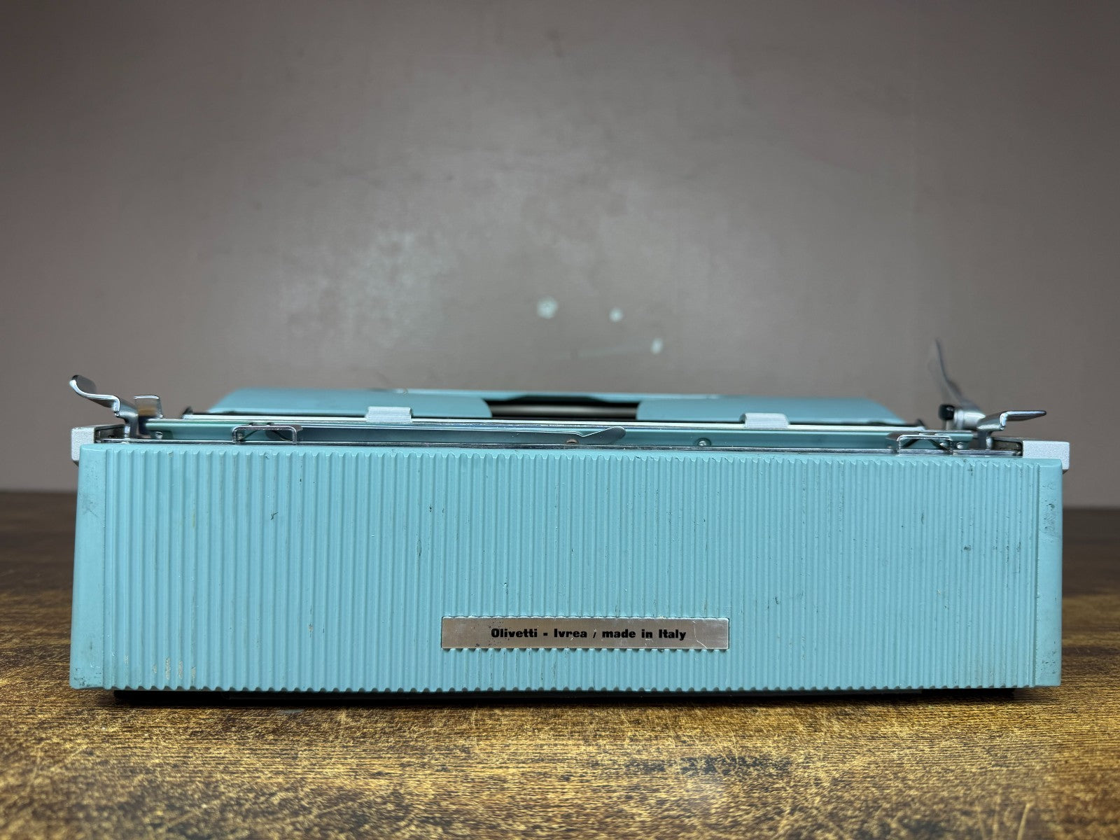 Nice! Serviced 1965 Olivetti Lettera 32 Vintage Ultra-Portable Typewriter