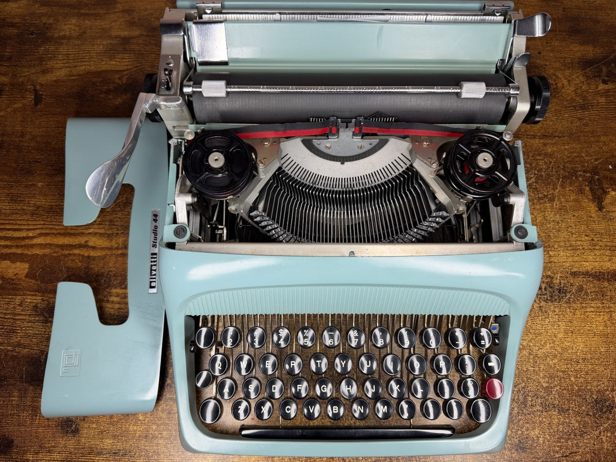 Excellent! Serviced 1952 Olivetti Studio 44 Typewriter Elite Book No.84 Font