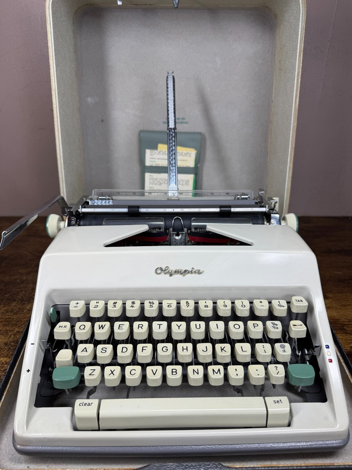 Excellent! Serviced 1966 Olympia SM9 Senatorial No.71 Vintage Typewriter 11CPI