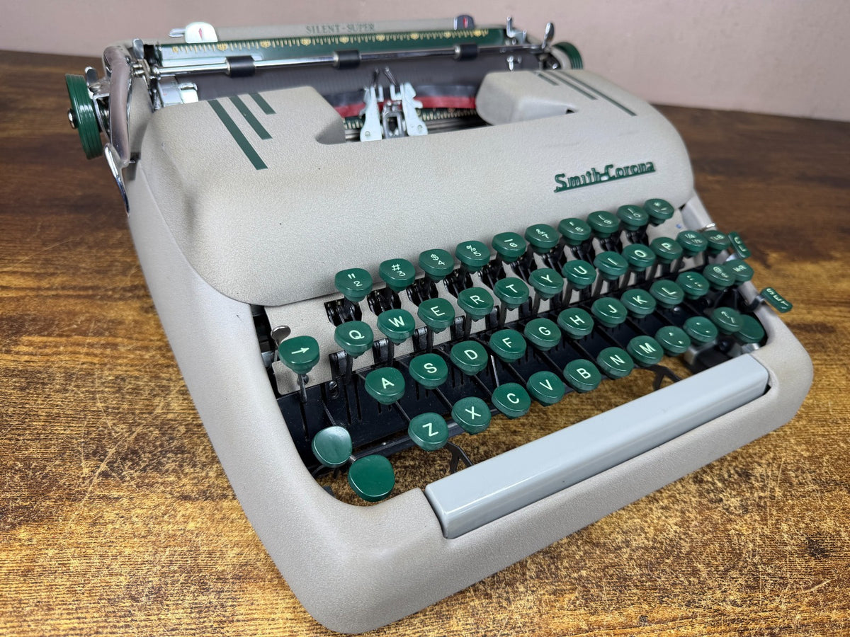 Excellent! Serviced 1955 Smith-Corona Silent-Super Vintage Portable Typewriter