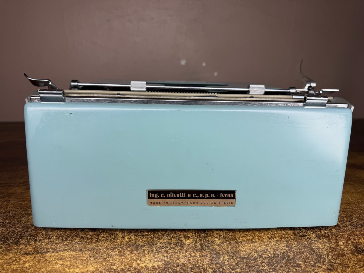 Excellent 1967 Serviced Olivetti Studio 44 Typewriter Elite Book No.84 Font