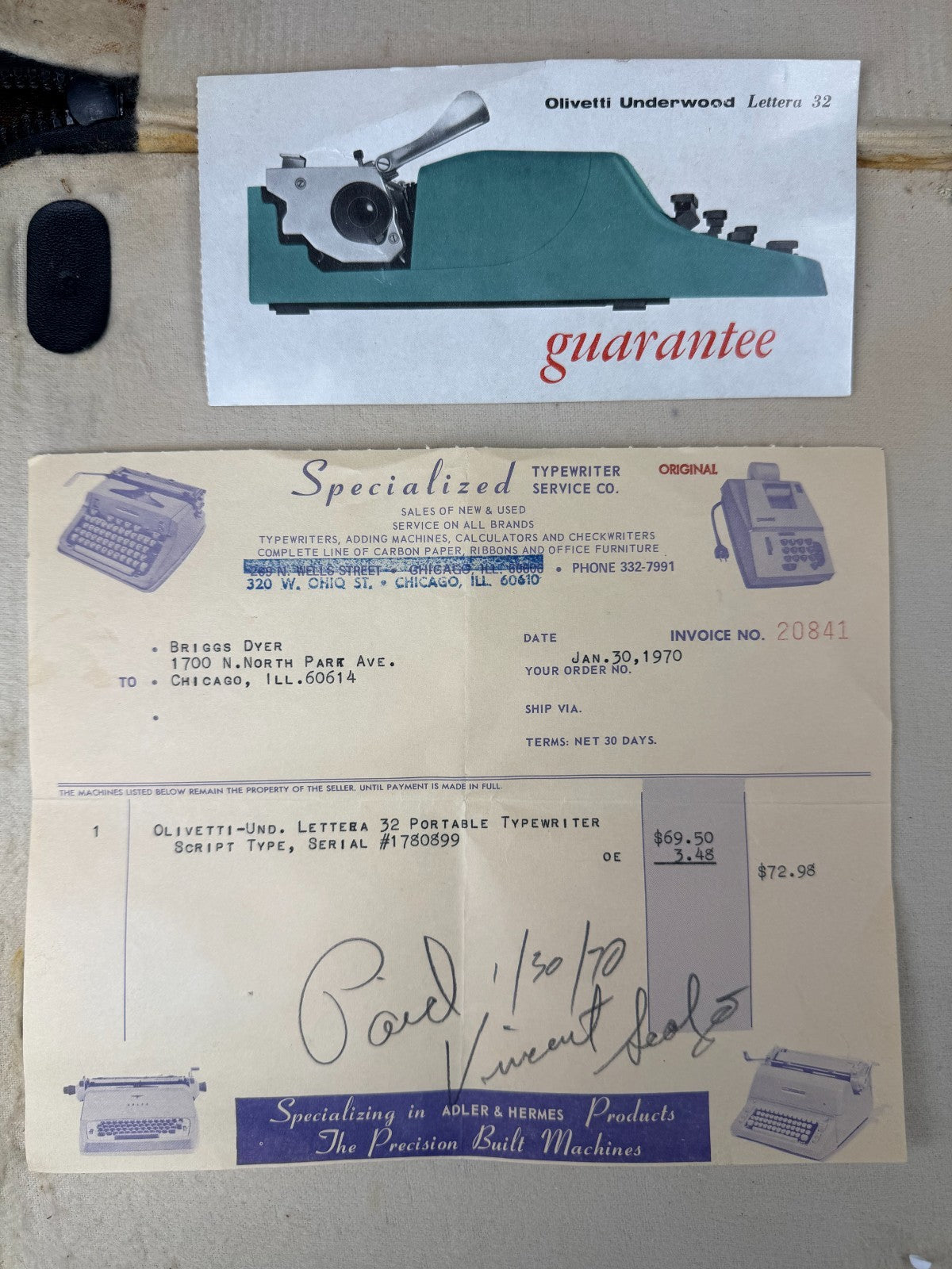 Excellent 1968 Cursive/Script No.75 Olivetti Lettera 32 Ultraportable Typewriter