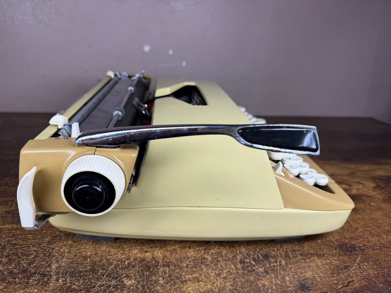 Serviced 1973 Smith-Corona Galaxie 12 Tan/Yellow Vintage Portable Typewriter
