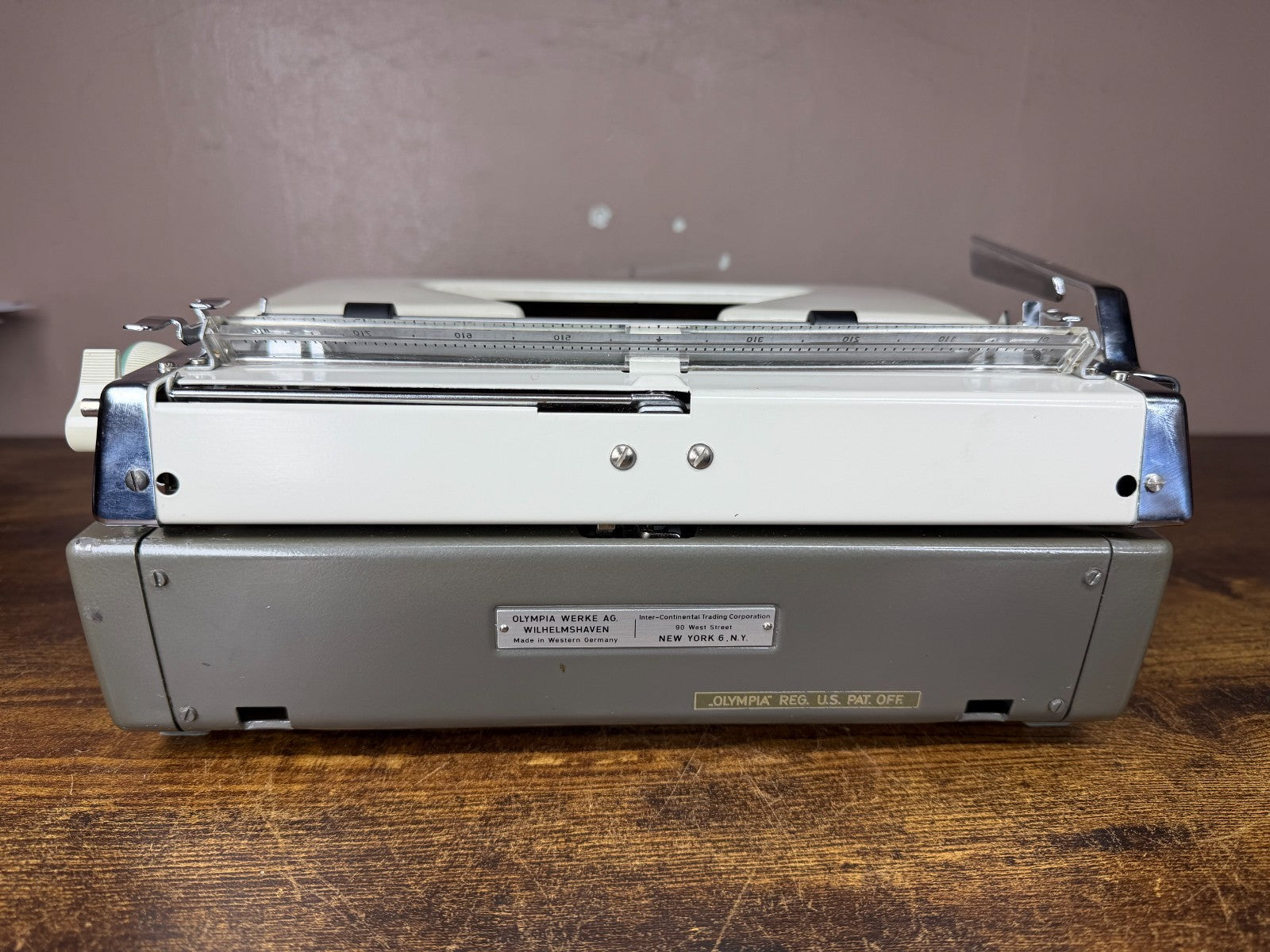 Excellent! Serviced - 1964 Olympia SM7 Vintage Typewriter Pica No.97 New Platen!