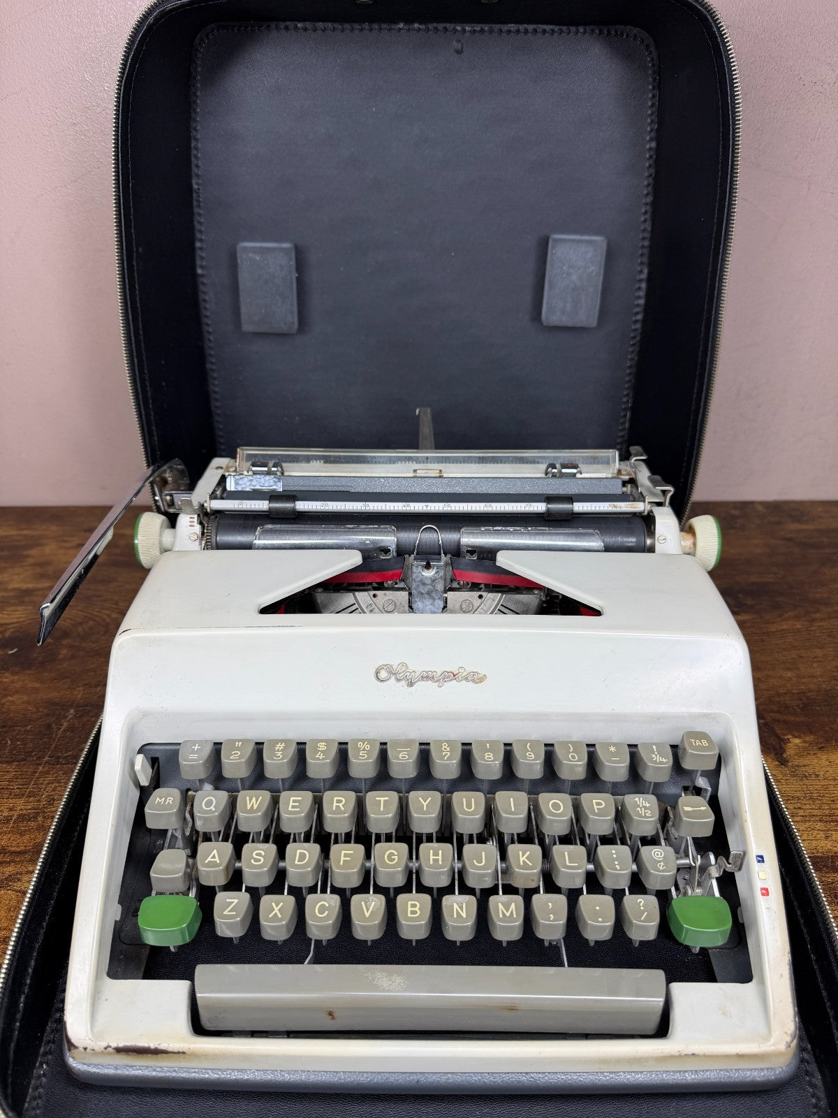 Serviced 1967 Olympia SM8 Vintage Portable Typewriter Elite No.8 (11 CPI)