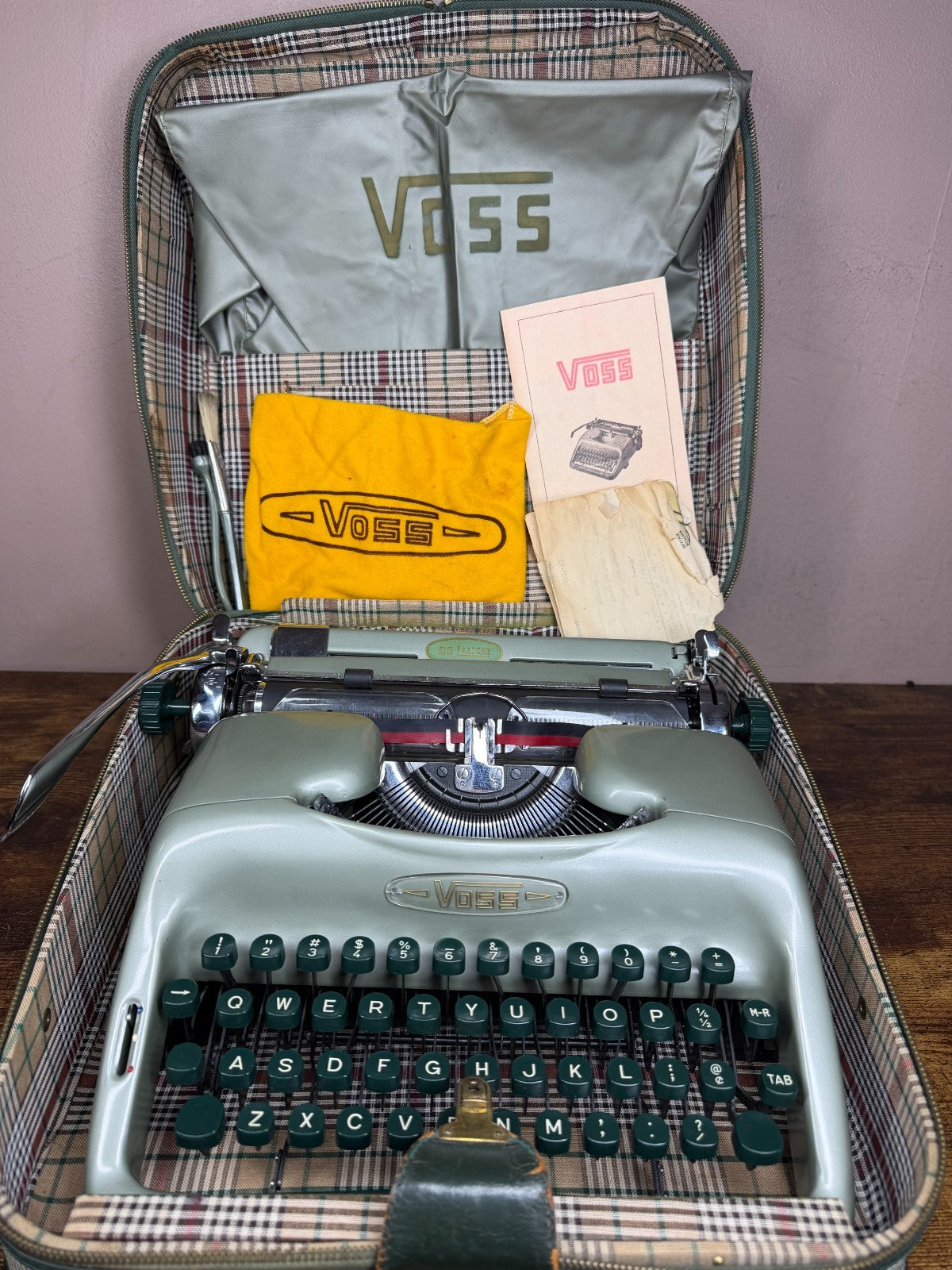 Excellent! Serviced 1958 Voss ST24 Typewriter w Italic Typeface & New Platen