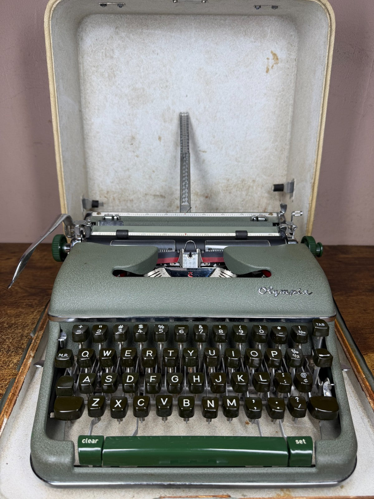 Nice! Serviced 1960 Olympia SM4 Green Vintage Portable Typewriter New Platen