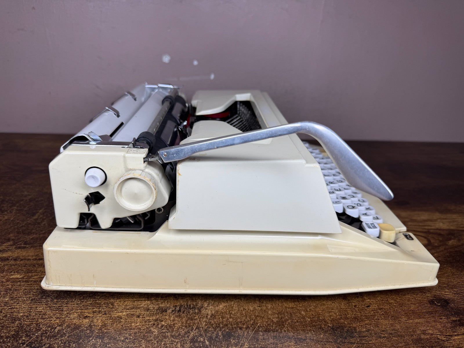 Nice! Serviced 1979 Hermes 3000 3rd Gen Boxy Portable Typewriter Techno Elite