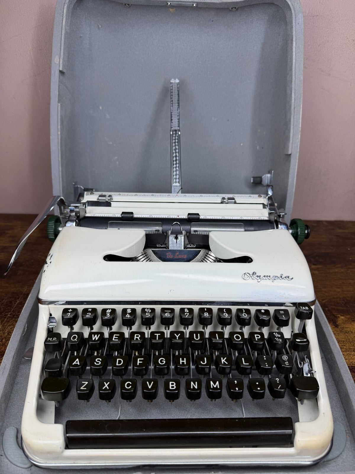 Nice! Serviced 1959 Cursive Script No.75 Olympia SM3 Vintage Portable Typewriter
