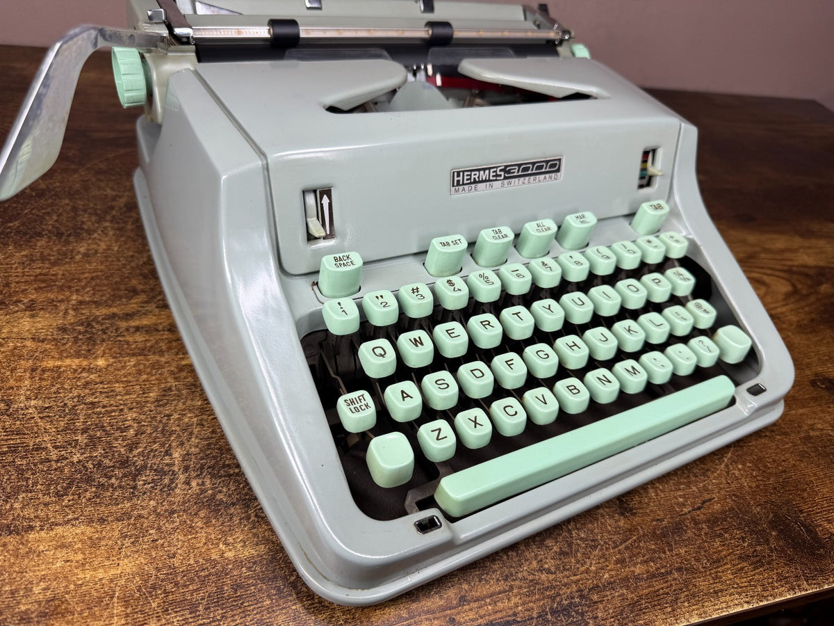 Nice! Serviced 1966 Hermes 3000 Vintage Portable Typewriter New Platen Elite