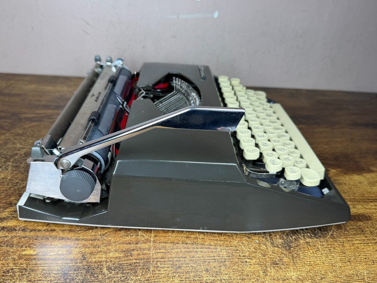 Excellent Serviced 1969 Adler Tippa S UltraPortable Typewriter Cubic Elite 11CPI