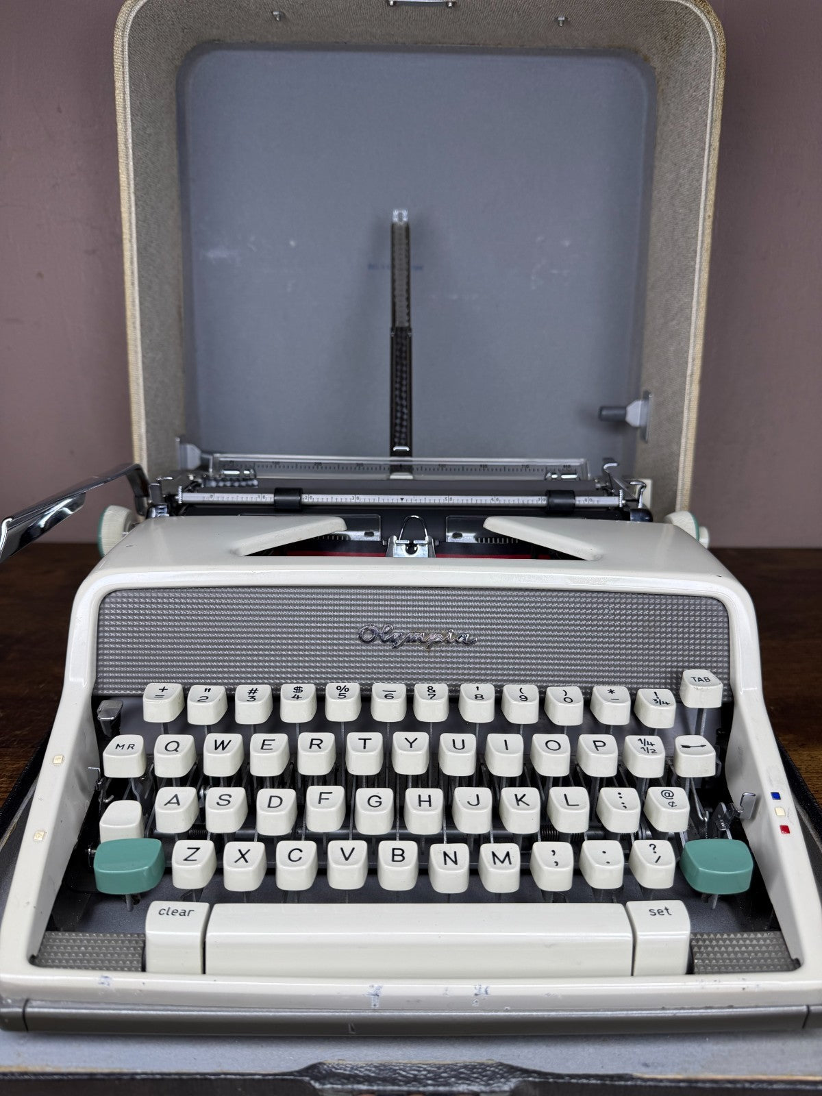 Excellent! Serviced - 1964 Olympia SM7 Vintage Typewriter Pica No.97 New Platen!