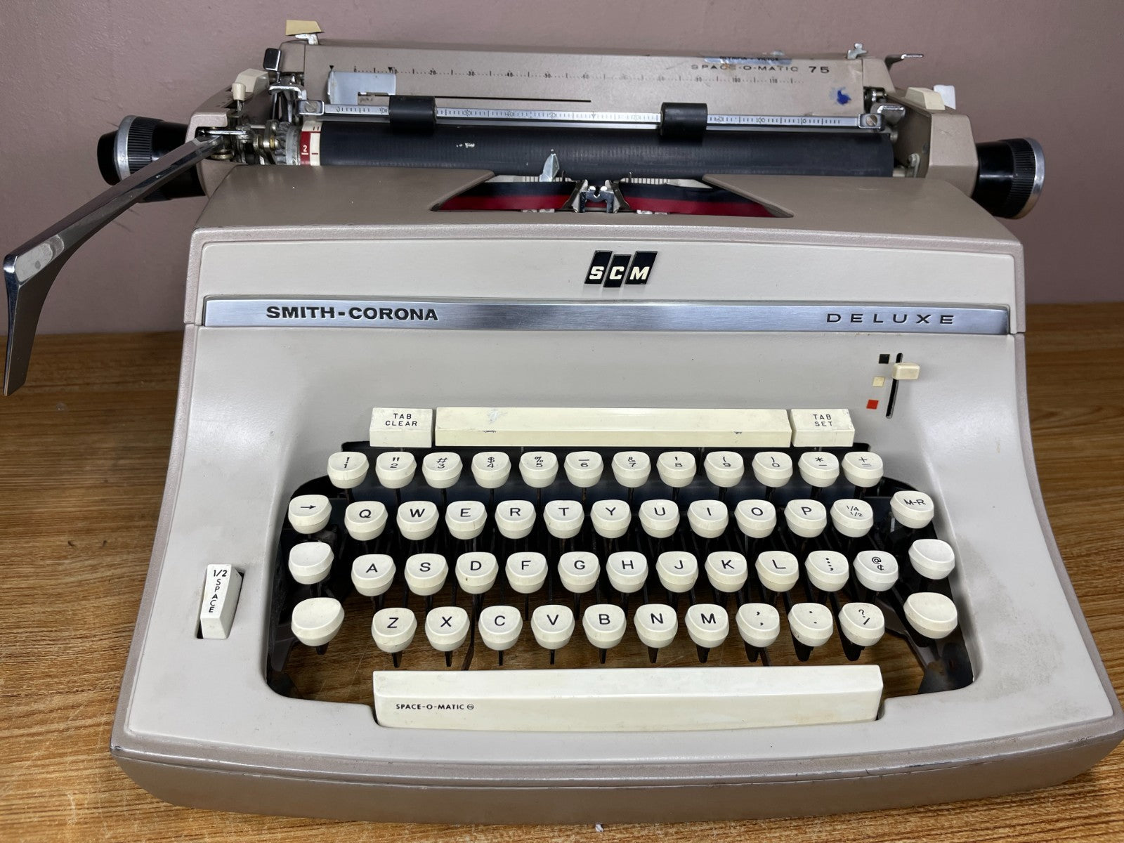 Serviced 1965 Smith-Corona Deluxe Space-O-Matic 75 Vintage Desktop Typewriter