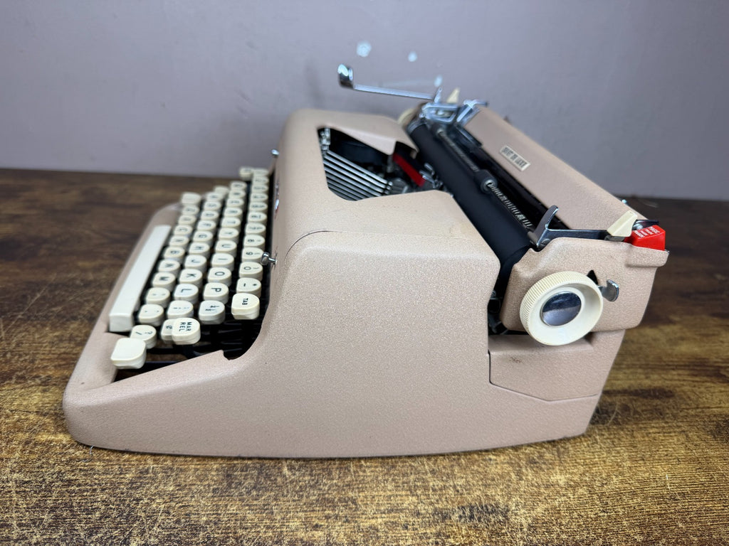 Nice! Serviced 1957 Royal Quiet De Luxe Tan Crinkle Typewriter Book Typeface