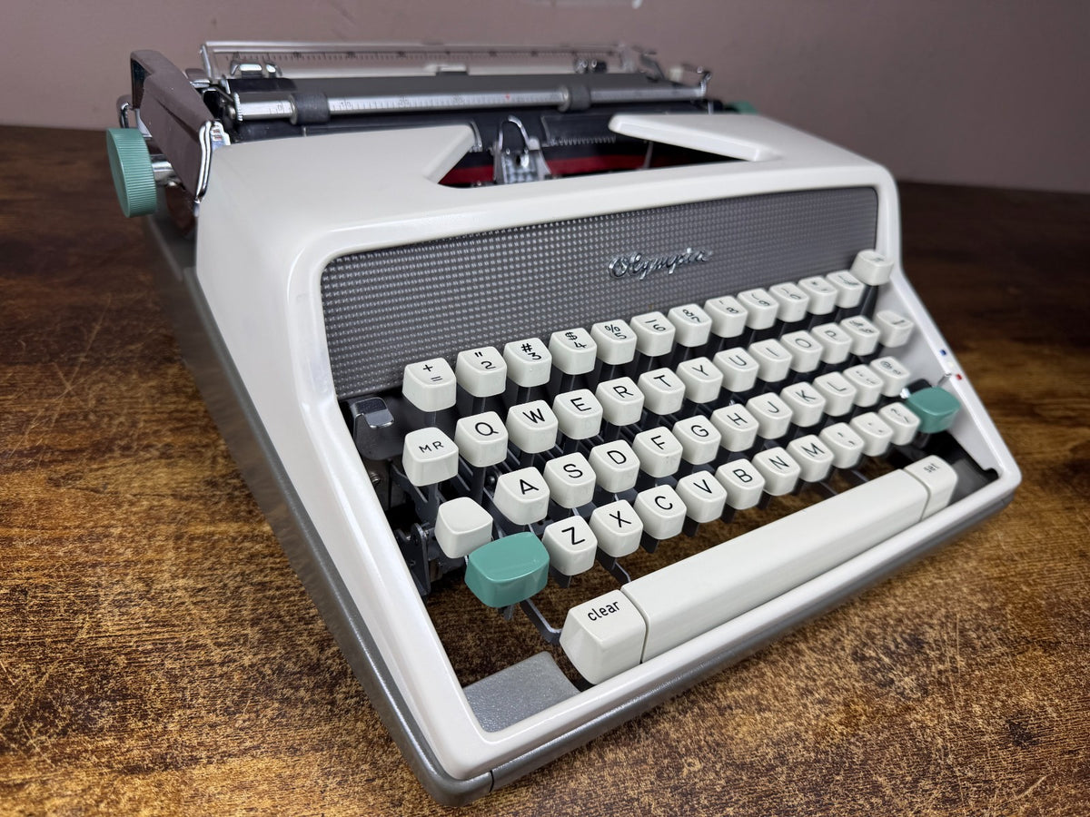 Excellent! Serviced 1961 Olympia SM7 Vintage Typewriter Congress Pica No.83