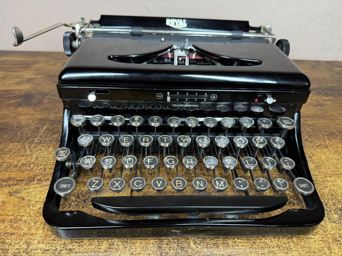 Beautiful! Serviced 1936 Royal O Model Glossy Black Vintage Portable Typewriter