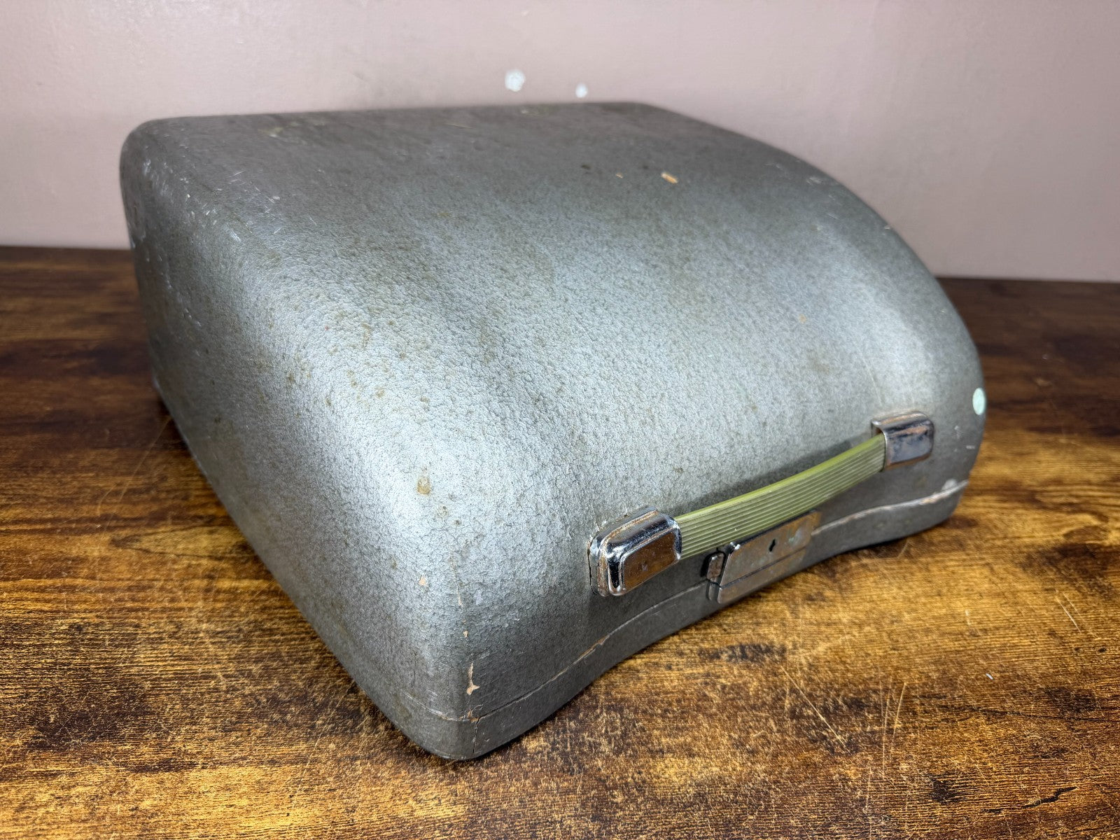 Serviced 1958 Olympia SM3 Green Portable Typewriter Medical Symbols (11CPI)