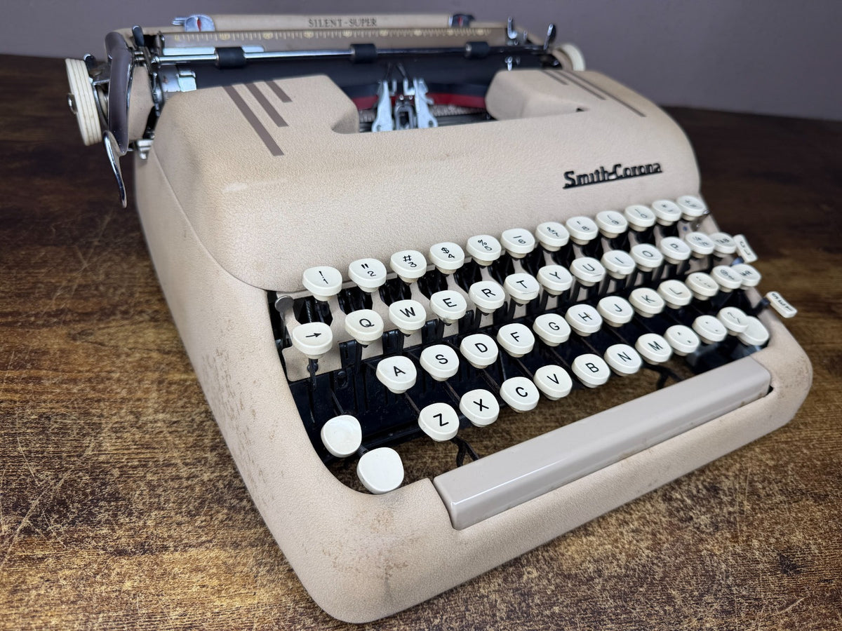 Nice! Serviced 1956 Smith-Corona Silent-Super Vintage Typewriter Desert Sand