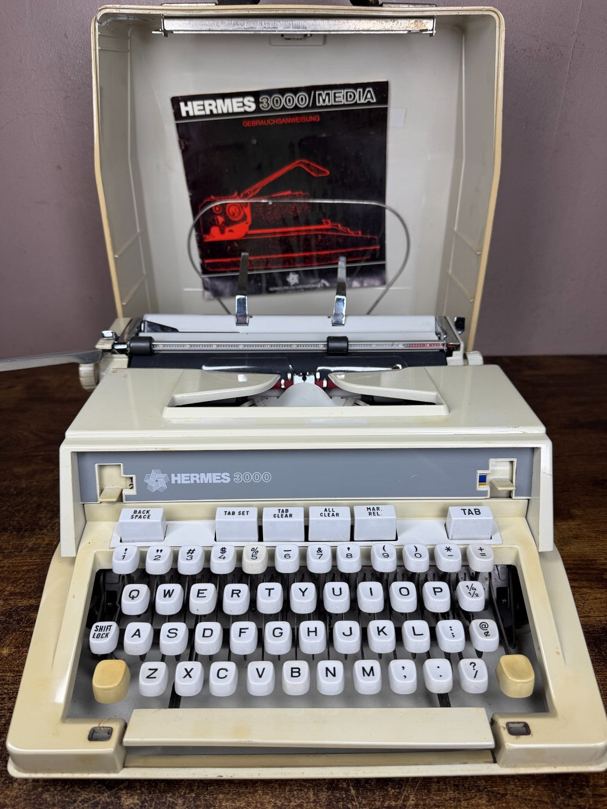 Nice! Serviced 1979 Hermes 3000 3rd Gen Boxy Portable Typewriter Techno Elite