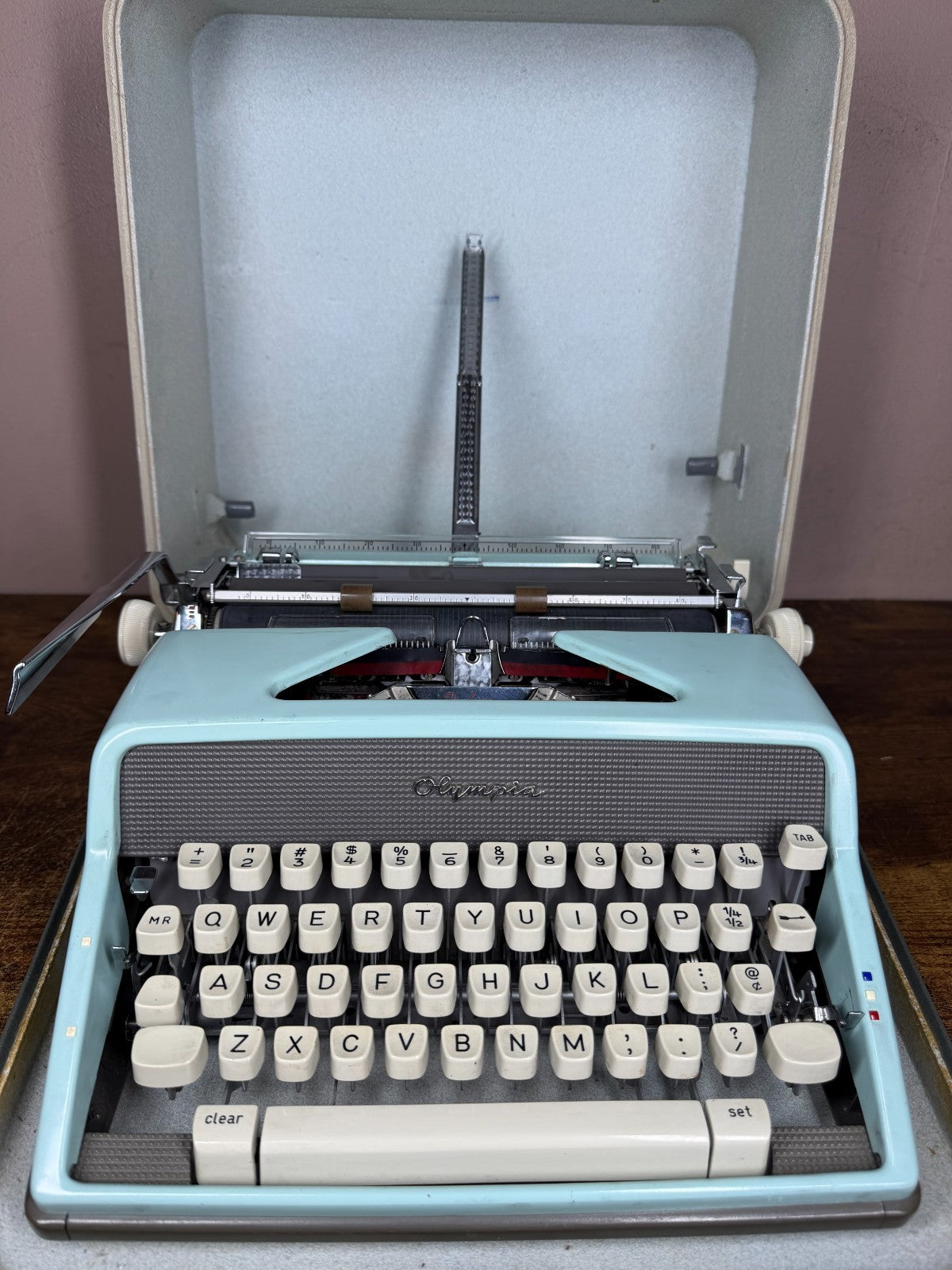 Excellent! Serviced 1963 Olympia SM7 Blue Vintage Portable Typewriter Pica No.97