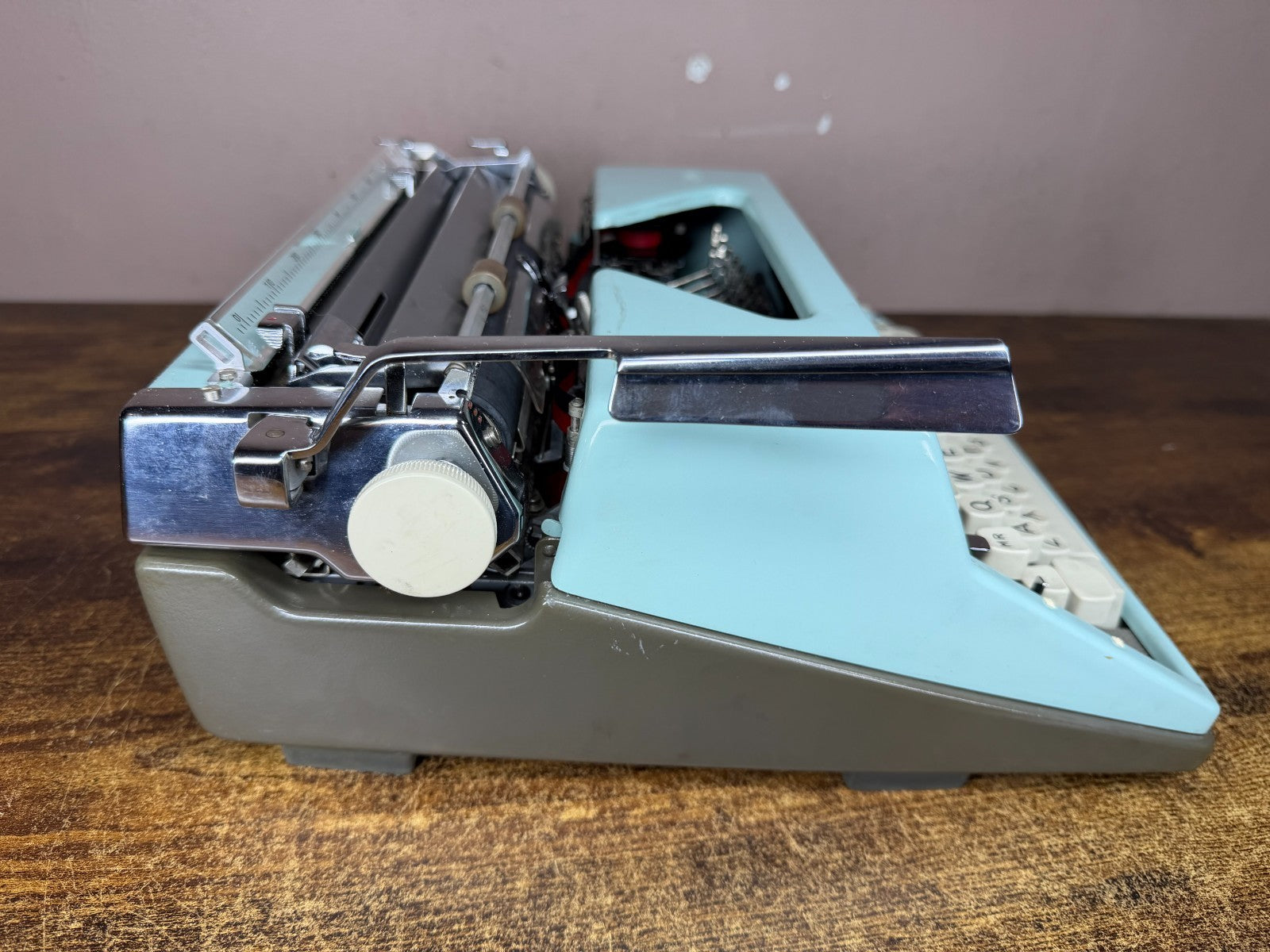 Excellent! Serviced 1963 Olympia SM7 Blue Vintage Portable Typewriter Pica No.97