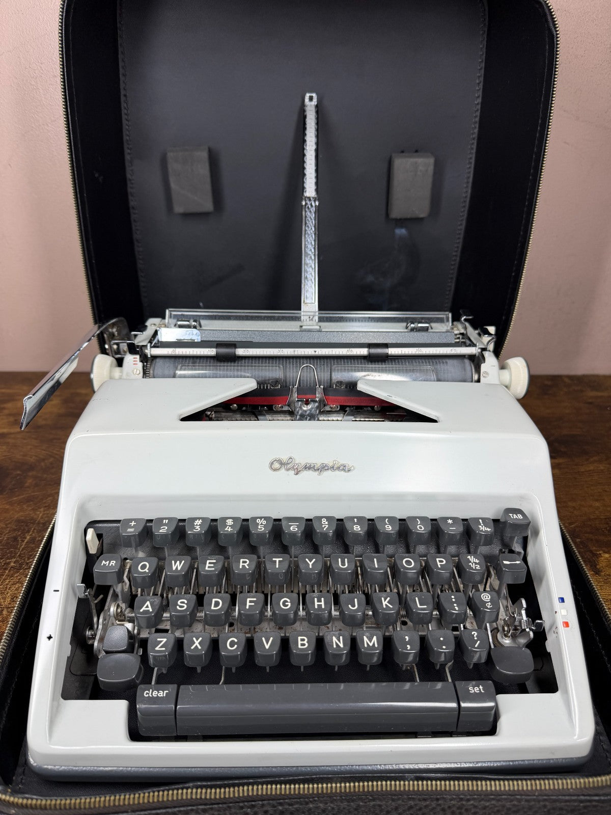 Excellent! Serviced 1969 Olympia SM9 Vintage Typewriter Modern Pica No.67