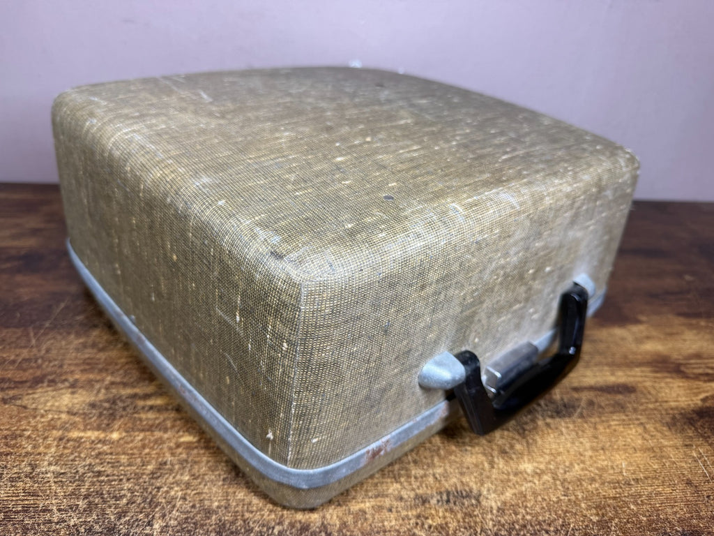 Nice! Serviced 1957 Royal Quiet De Luxe Tan Crinkle Typewriter Book Typeface