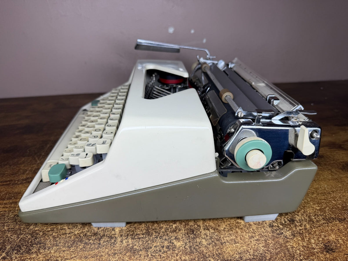 Nice! Serviced 1963 Olympia SM7 Vintage Portable Typewriter Pica No.97