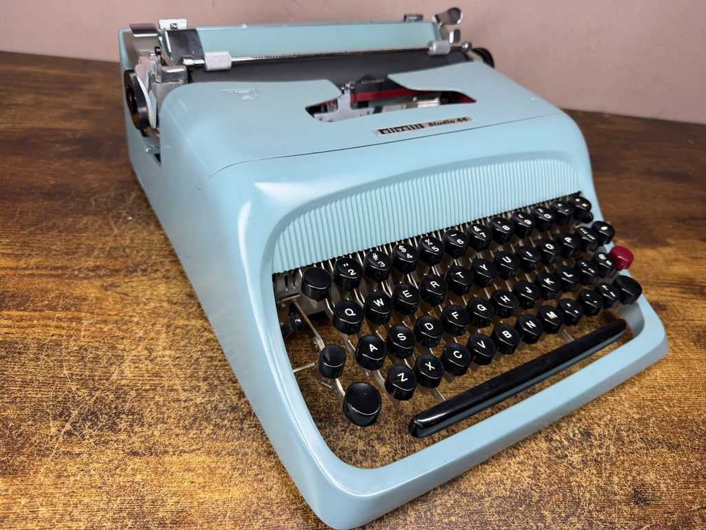 Excellent! Serviced 1952 Olivetti Studio 44 Typewriter Elite Book No.84 Font