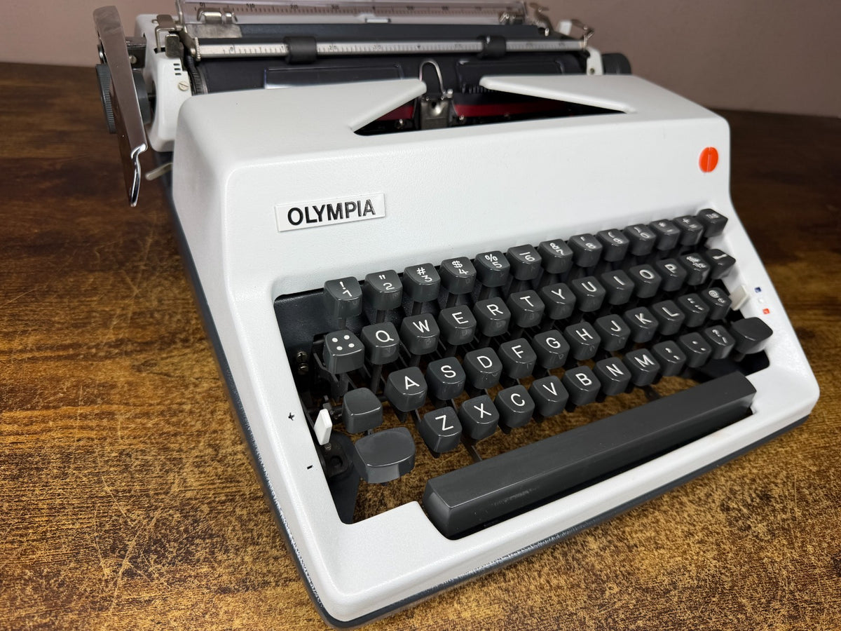 Near Mint! Serviced 1978 Olympia SM9 Vintage Portable Typewriter Pica No.34