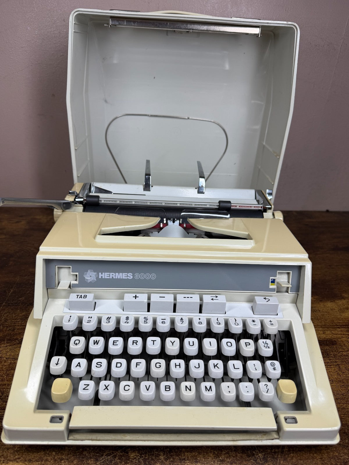Nice! Serviced 1979 Hermes 3000 3rd Gen Boxy Vintage Portable Typewriter (Elite)