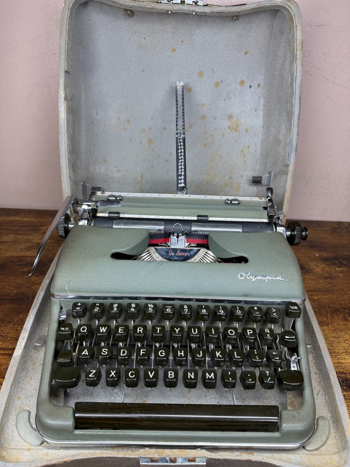 Serviced 1958 Olympia SM3 Green Portable Typewriter Medical Symbols (11CPI)