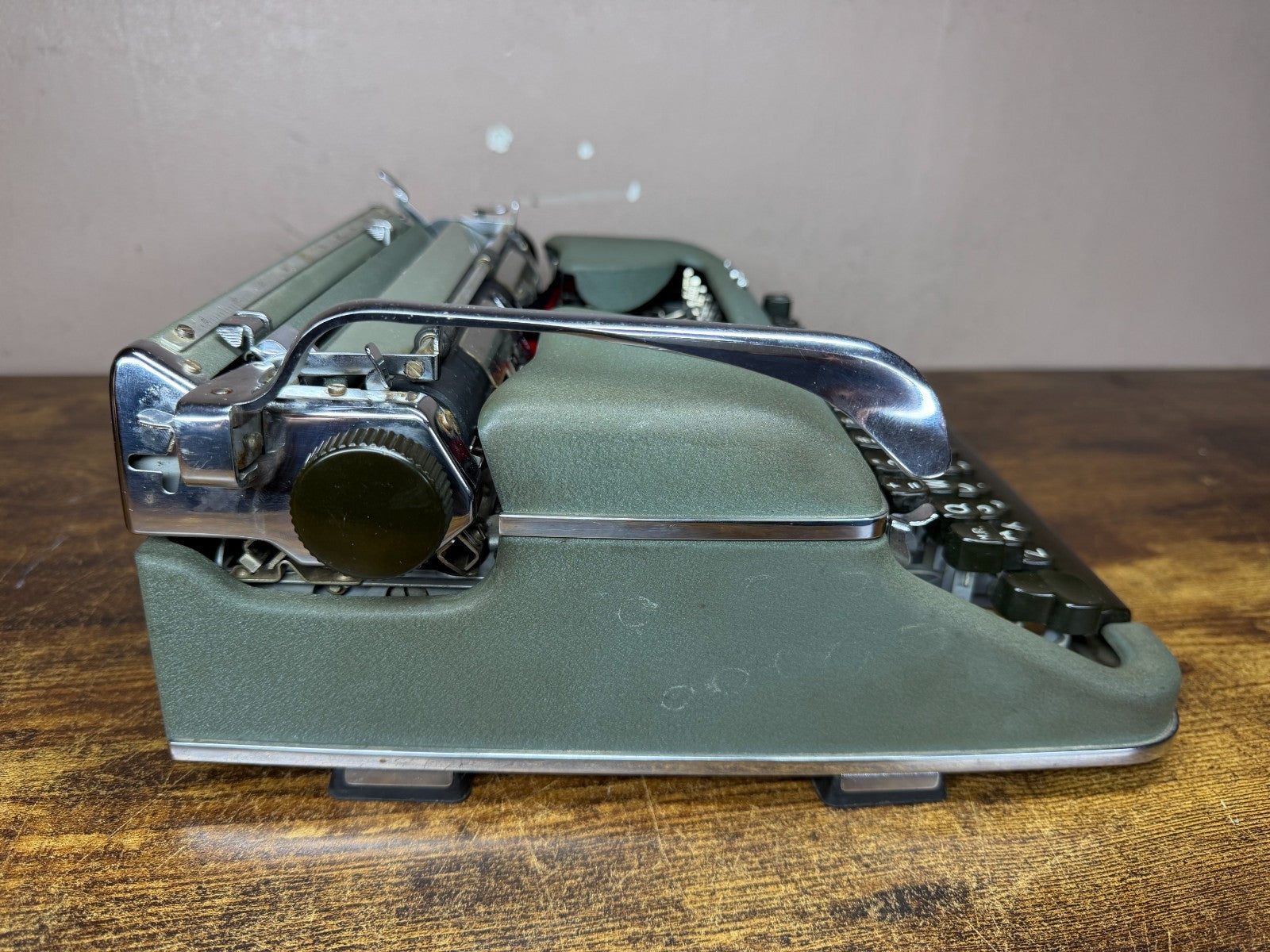 Serviced 1958 Olympia SM3 Green Portable Typewriter Medical Symbols (11CPI)